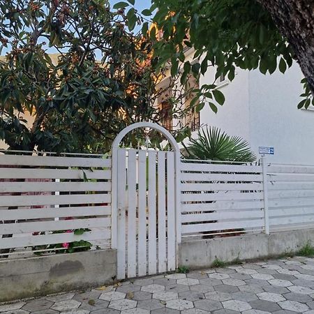 فندق غاغرافي  White House المظهر الخارجي الصورة